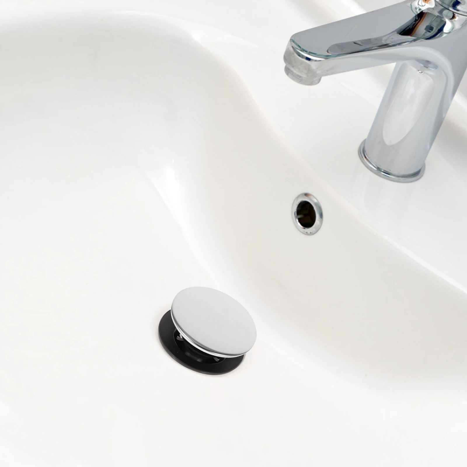 

Modern Round Pop Up Drain Assembly Easy Installation Sink Stopper for Bathroom Vessel Vanity Sink Drain Bathroom Accessory