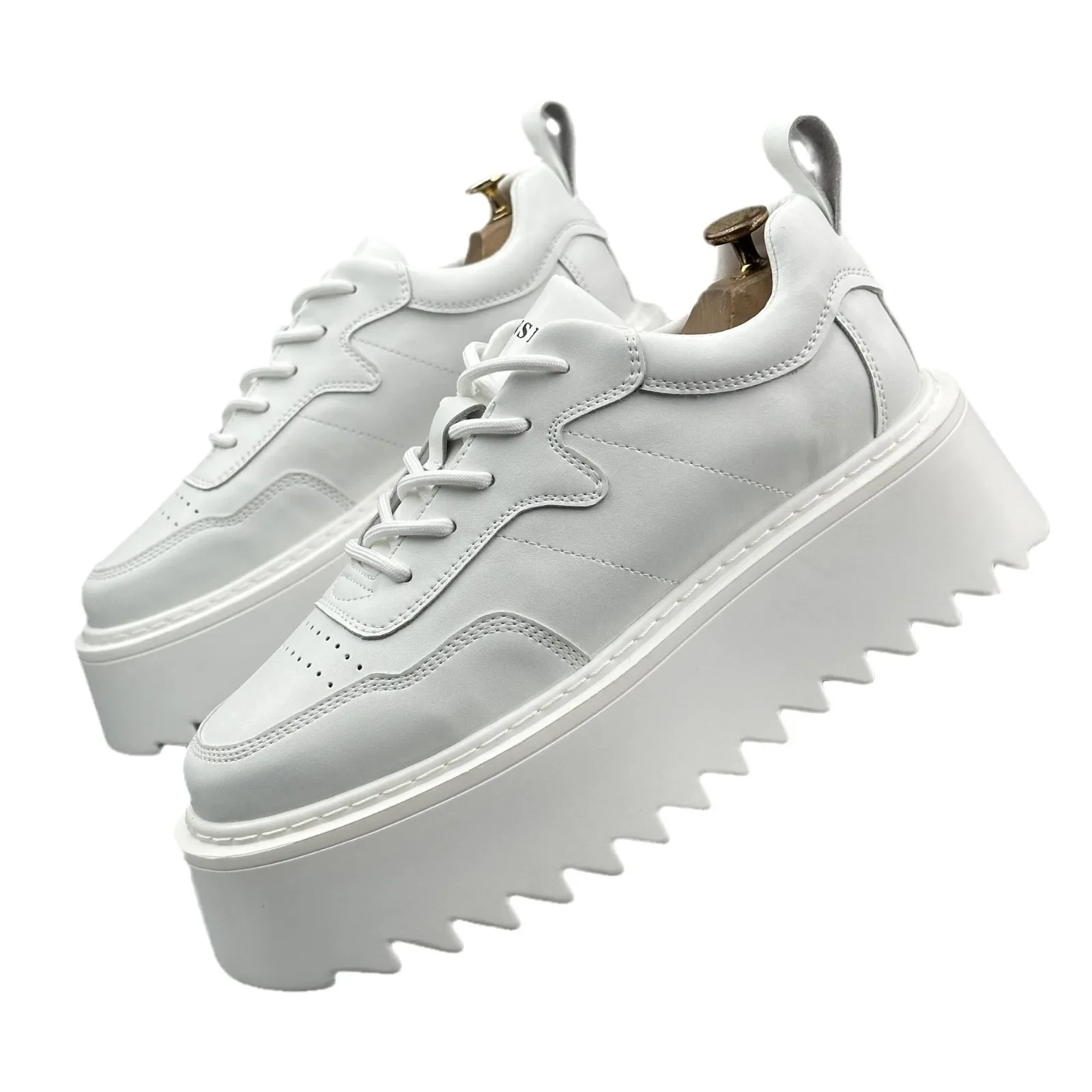 New High Quality Men\'s Shoes Thick soled Height Increasing Casual Skateboarding Shoes for Youth Outdoor Running Sports Shoes