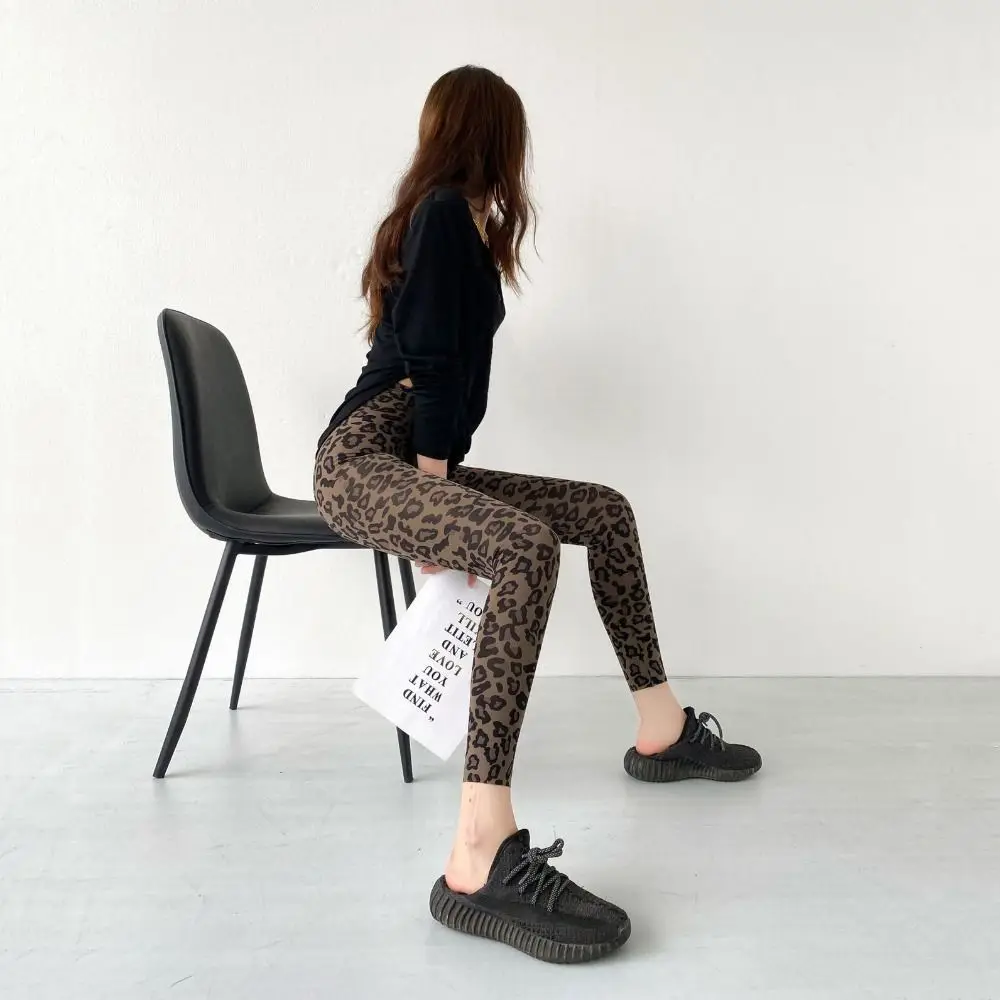 Hip Lifting Leopard Print Leggings High Elasticity Breathable Leopard Yoga Pants High Waist Khaki Shark Pants Sports