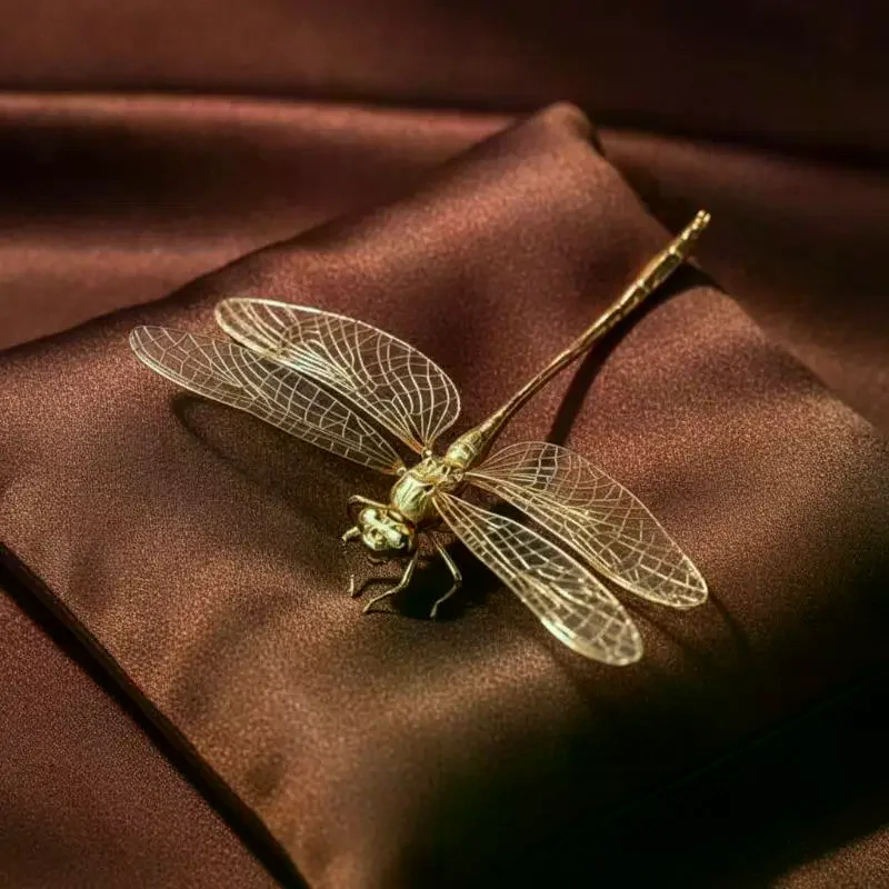 Vintage Solid Brass Dragonfly Figurine Antique Style Desk Ornament Creative Tea Pet for Collectors Home Decor
