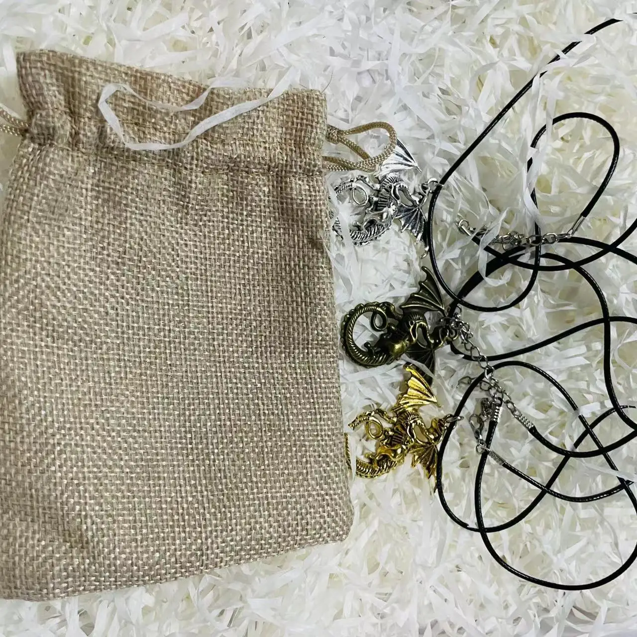 3 Colors Flying Dragon Pendant Necklace Gift Sack 2Pcs Set Halloween Christmas New Year Gift Medieval Animal Fire Dragon Pendant image 2