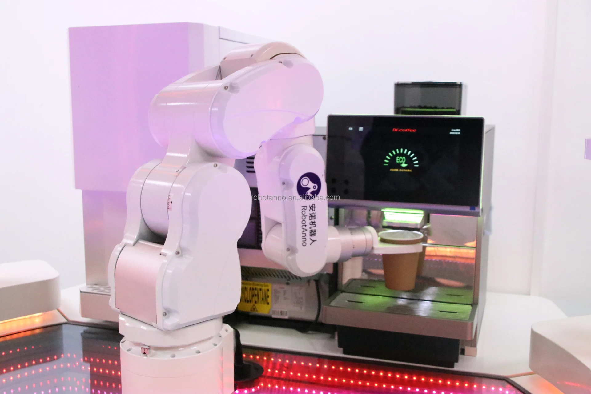 Self-service coffee machine kiosk 6-axis robot barista