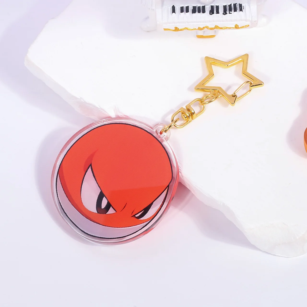 أنيمي سلسلة مفاتيح مصنوعة من الأكريليك حقيبة السيارة قلادة البوكيمون Cubone Charmander Charmeleon Charizard Flareon Vulpix Pidgeot Moltres Moltres