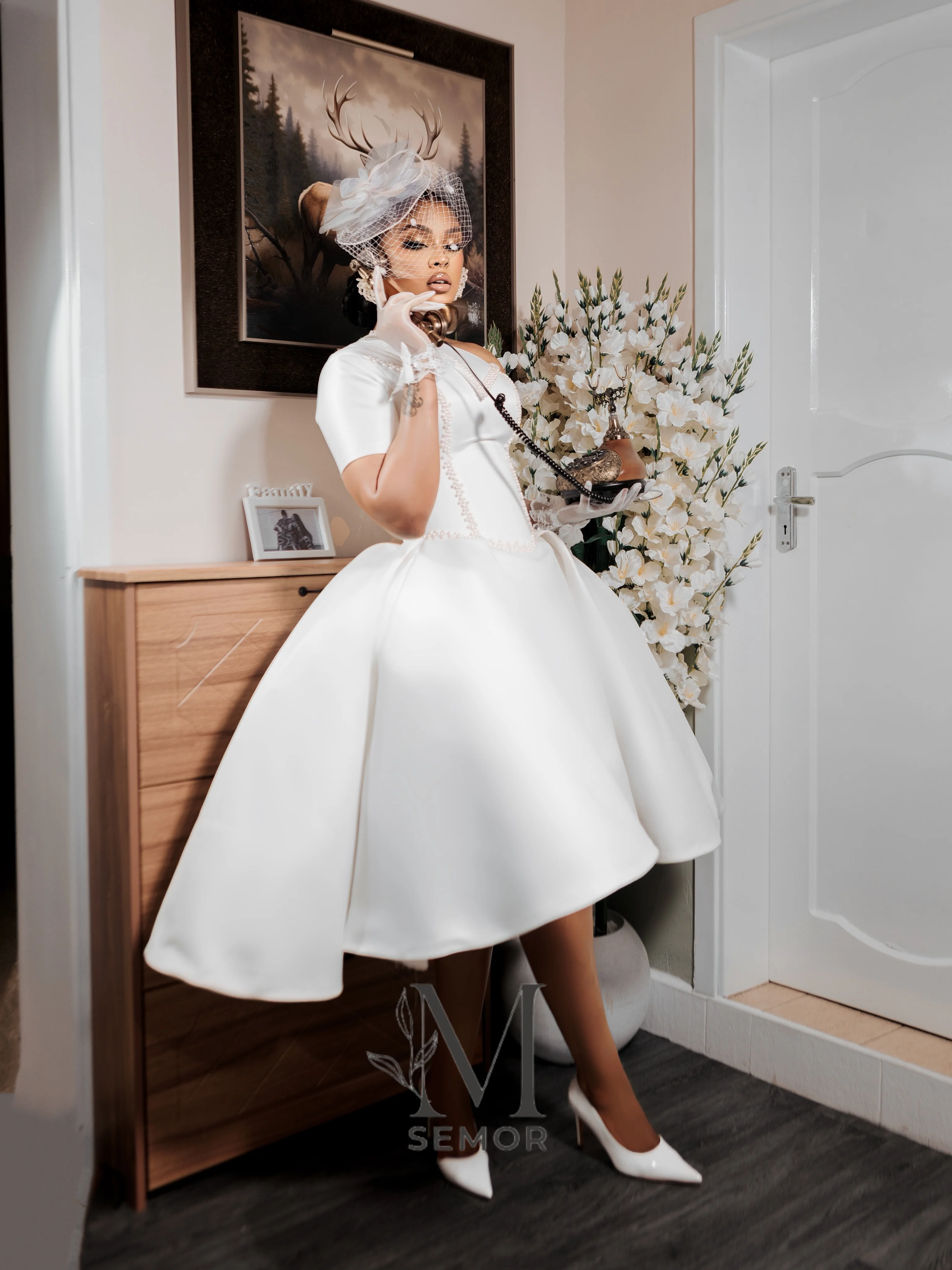 Semor Off White Satin Wedding Dresses Short Sleeves Pearls Bridal Gown Women Knee Length Vestidos Feminino Elegante Customized