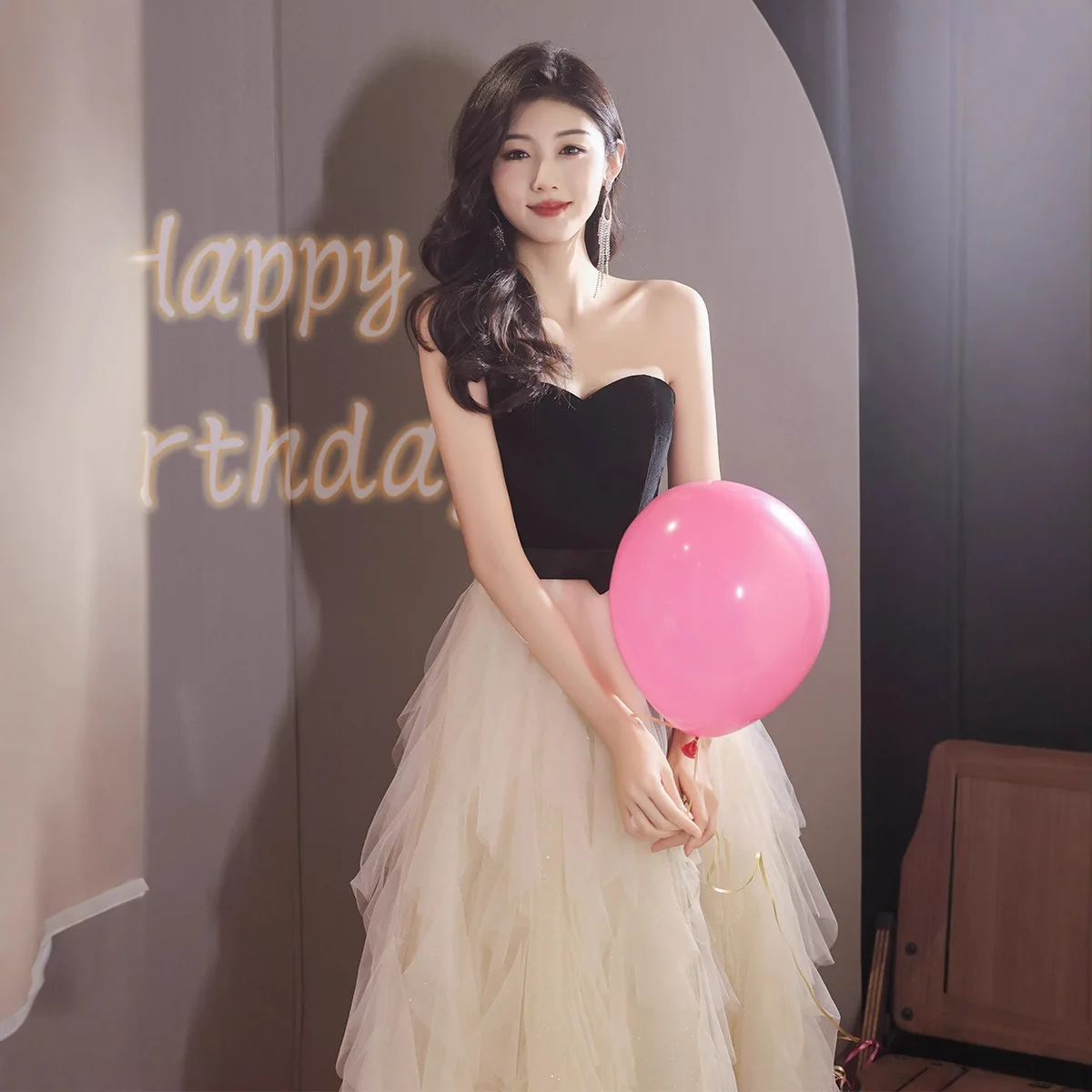 

Многоярусное тюлевое платье Quinceanera без бретелек, элегантное вечернее платье трапециевидной формы с открытой спиной, бантом на талии, платья на день рождения для девочек