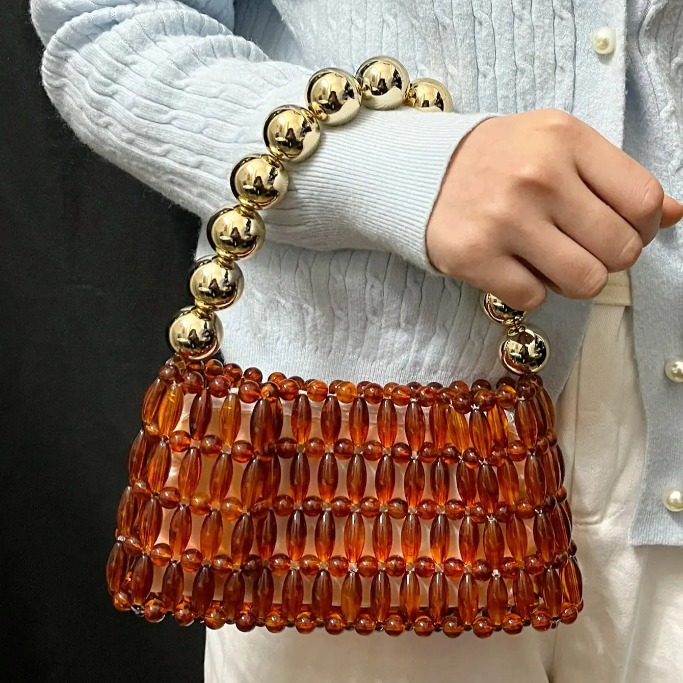 

Полые янтарные вечерние сумки для женщин, роскошные дизайнерские сумки и кошельки, новинка 2026, модные бусины ручной работы на плечо