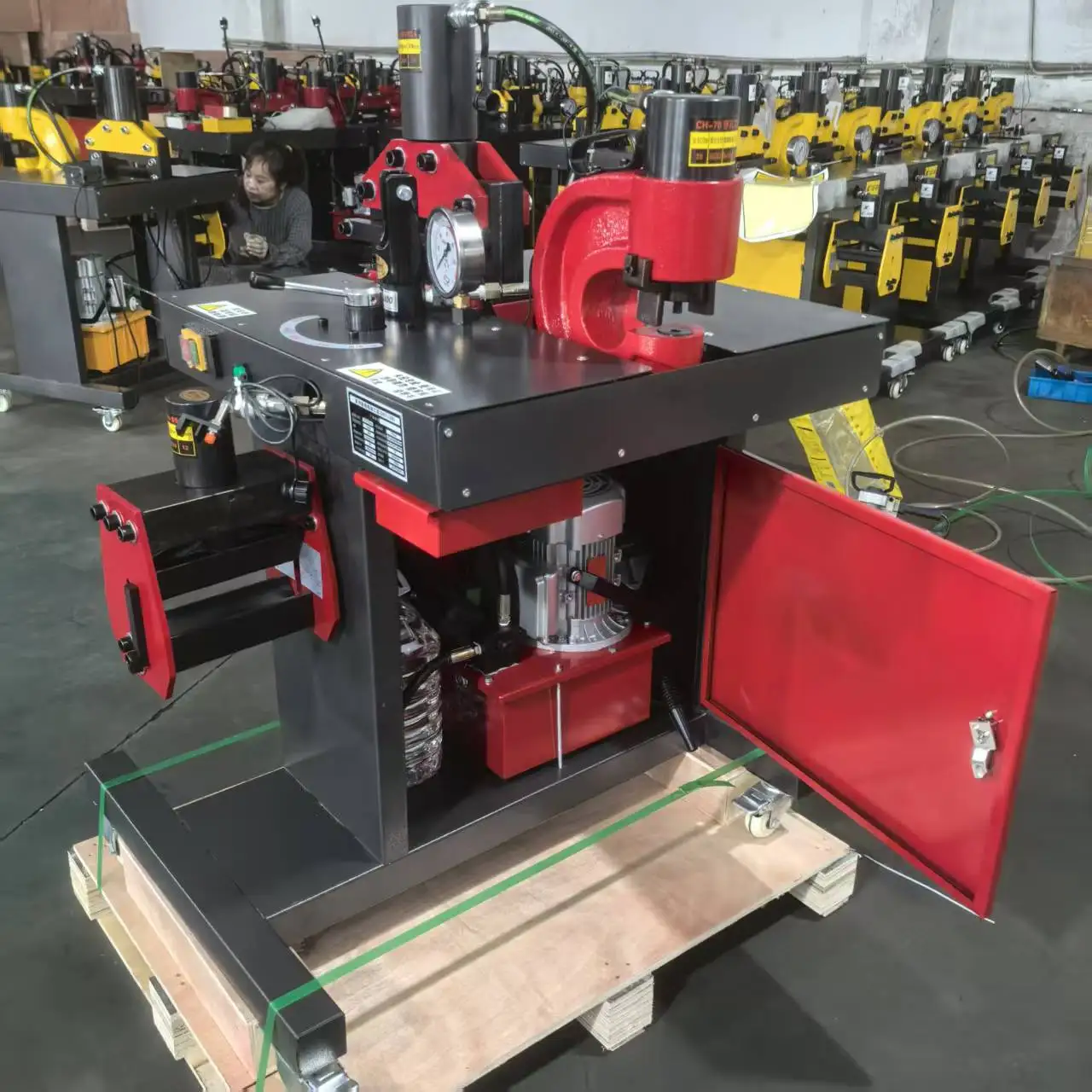 Hydraulic Combined Busbar Processing Machine DHY-150/200, 3-in-1 Copper Bar Bending Equipment