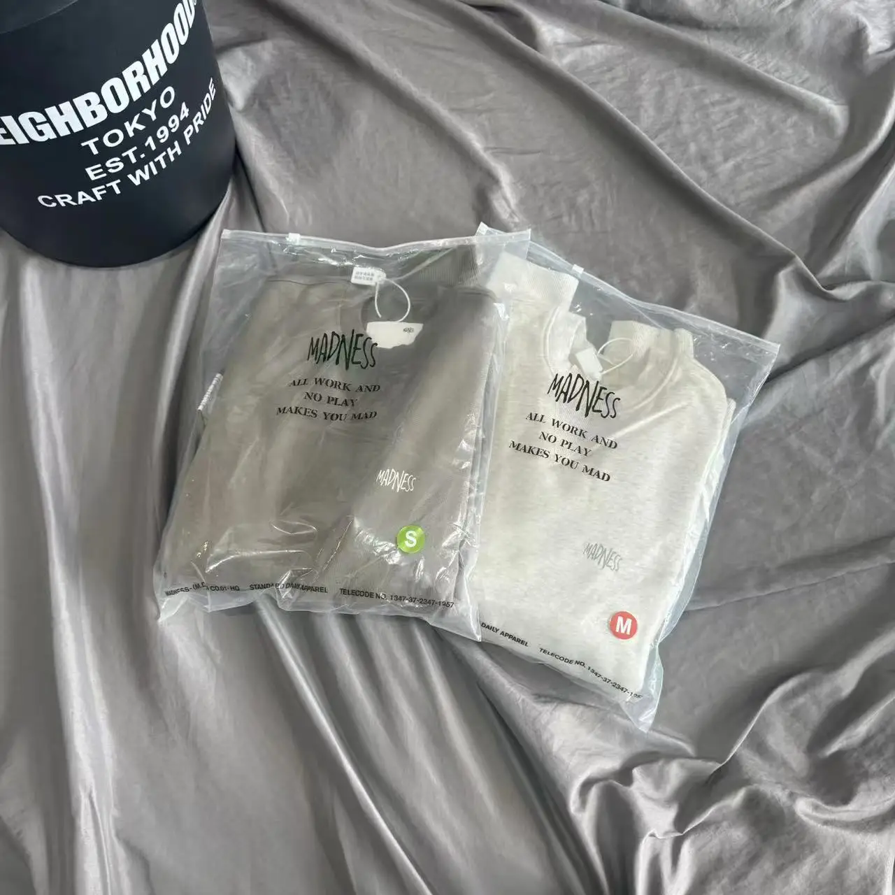 

Middile Patch Splice V Shape Madness Fleece Sweatshirts Embroidery Patch Label Men Women Back Classci Diamond Print Sweatshirts