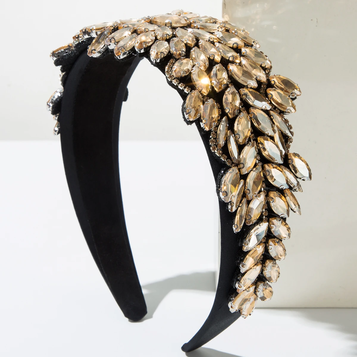 European and American New Baroque Gorgeous Heavy Industry Wide Edge Press Hair Retro Luxury Shining Ball Headwear for Women