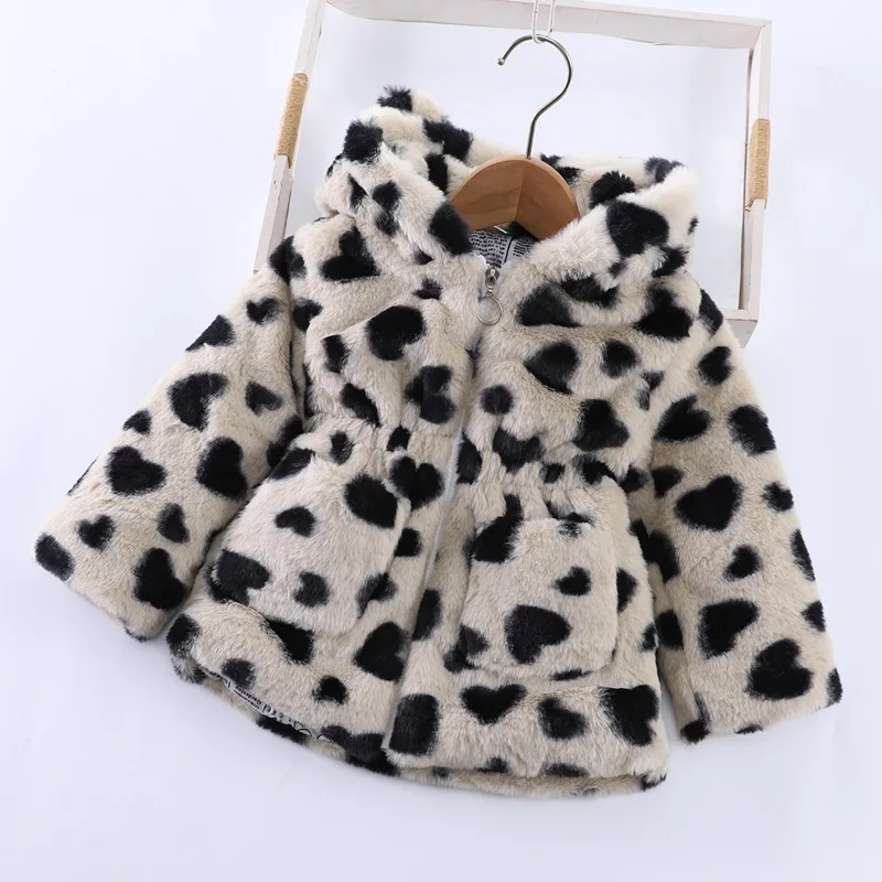 Children aged 2-8 years old, autumn and winter thick furry long-sleeved heart-shaped printed warm zipper girls' coat