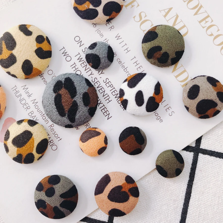 20 pieces / lot Autumn and winter earrings leopard round cloth buckle jewelry material DIY flat head earrings accessories