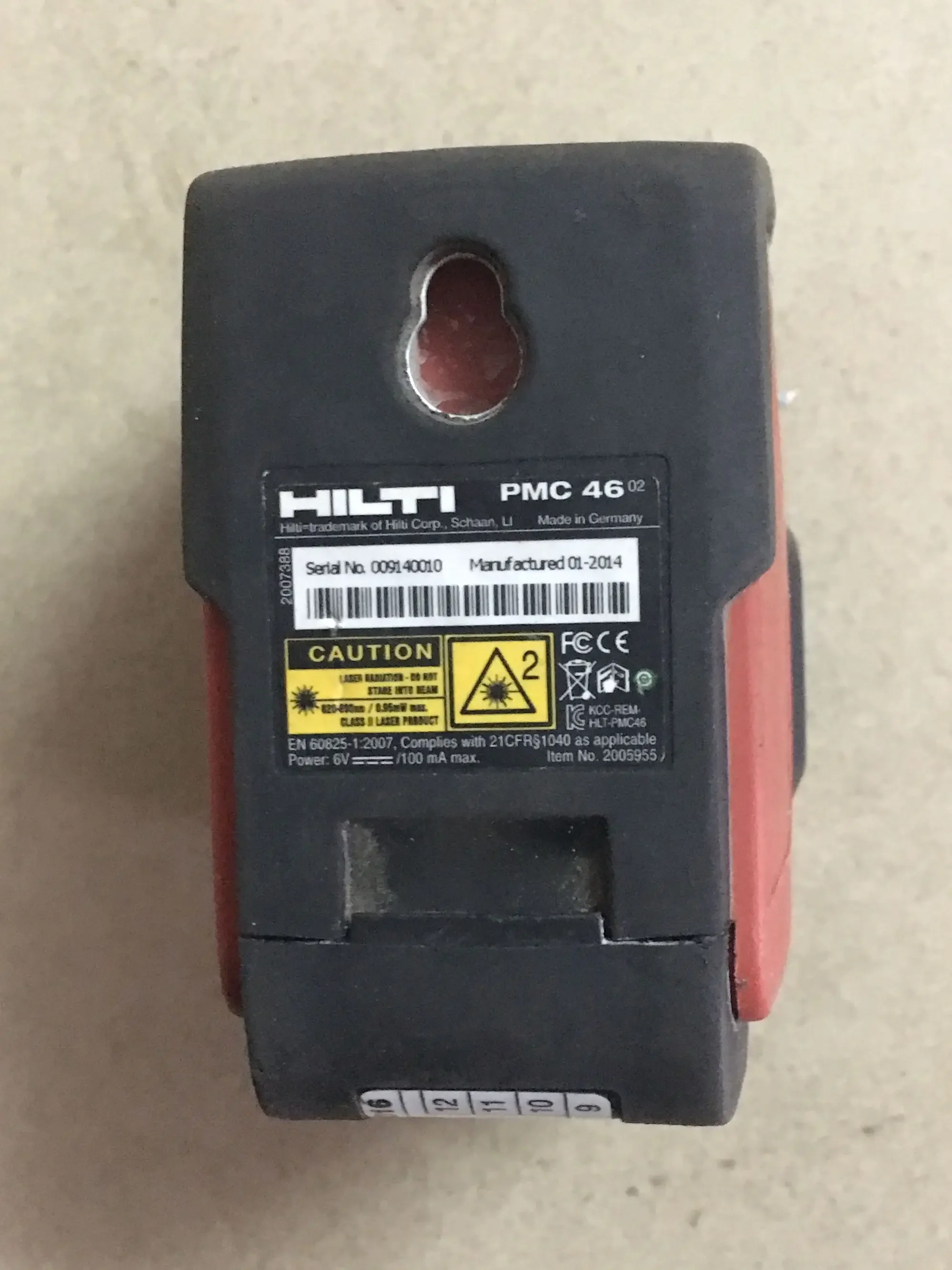 Second-hand Hilti Laser Level 2 Line 4 Points 4 Section 5 Battery Cross Line Level PMC46 Physical Picture