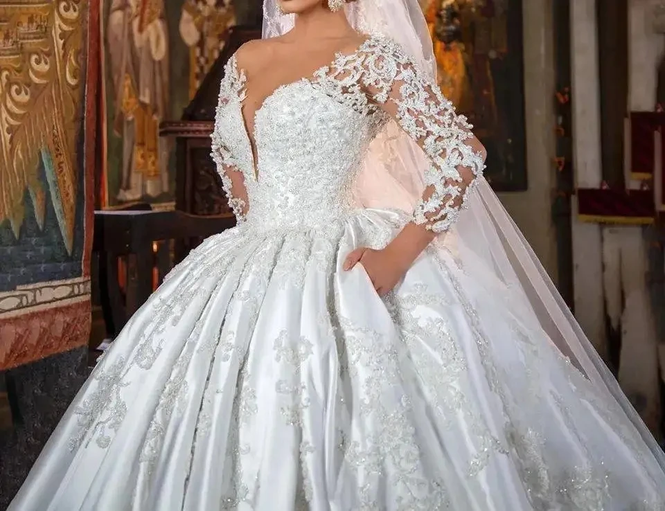 فساتين زفاف أنيقة فاخرة من الدانتيل الساتان العتيق مقاس كبير فساتين زفاف فيستدو دي نويفا حسب الطلب