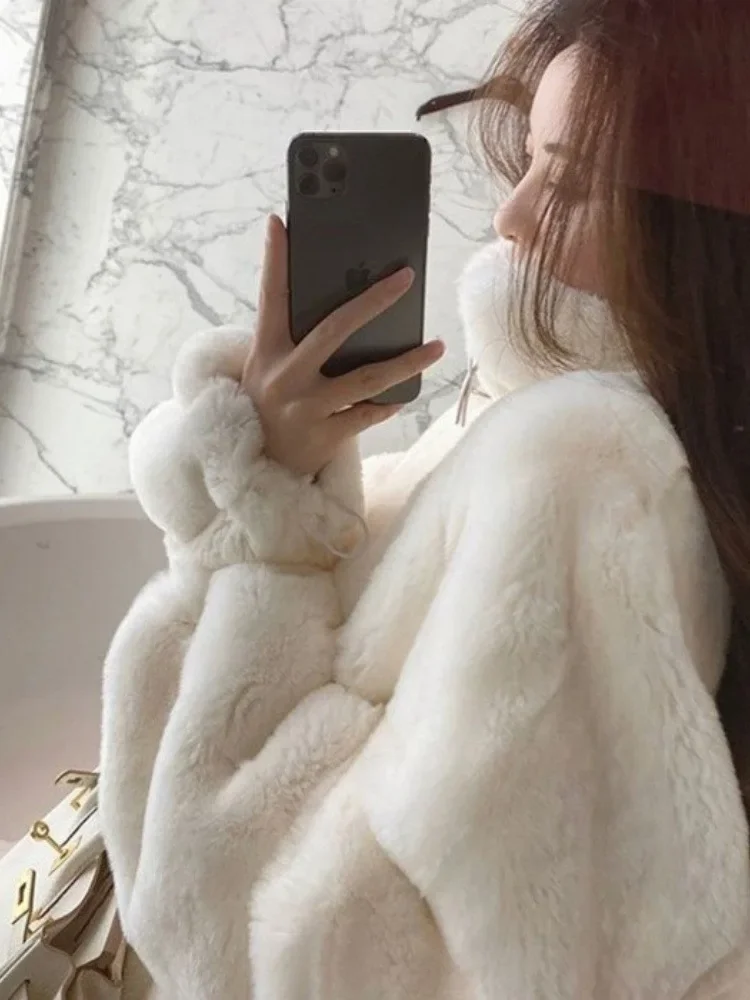 Winter Women's Faux Fur Coat Warm Lamb Wool Jacket Loose Fit Zipper Short Plush Outerwear Korean Style Hooded Casual Trendy 2024