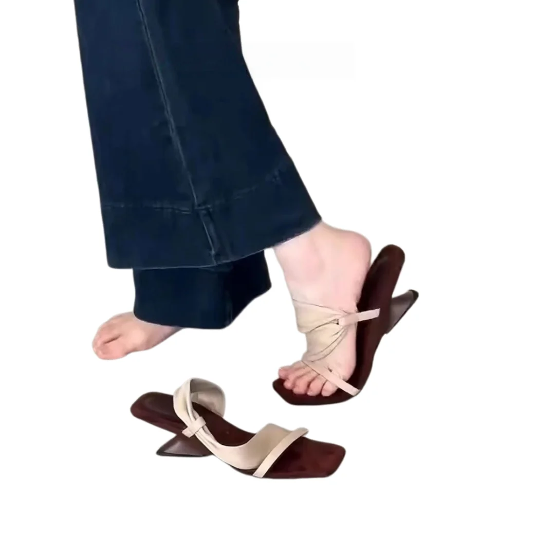 

2026 Summer New Women's Retro Square Toe Slope Heel Sandals Suede Twist Strap Open Toe Wedge Slides Slippers Dress Outdoor Wear