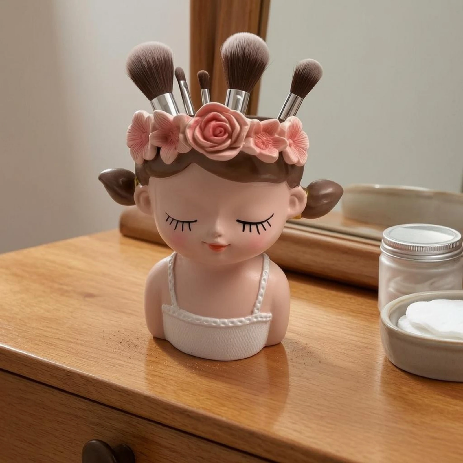 

Girl Bust Planter Resin Flower Crown Planter House Decoration Cup-Shaped Brush Holder