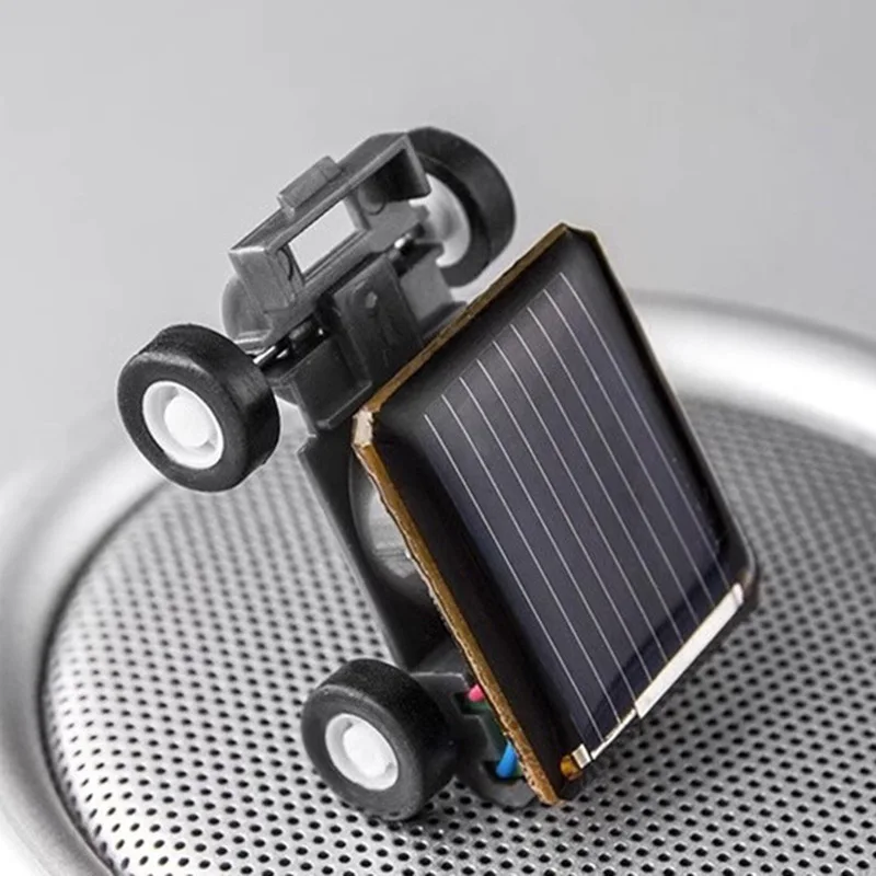 Solar Grasshopper Robot Toy, Educational Solar-Powered Moving Insect Gift for Kids, Funny Science Puzzle No Batteries Needed