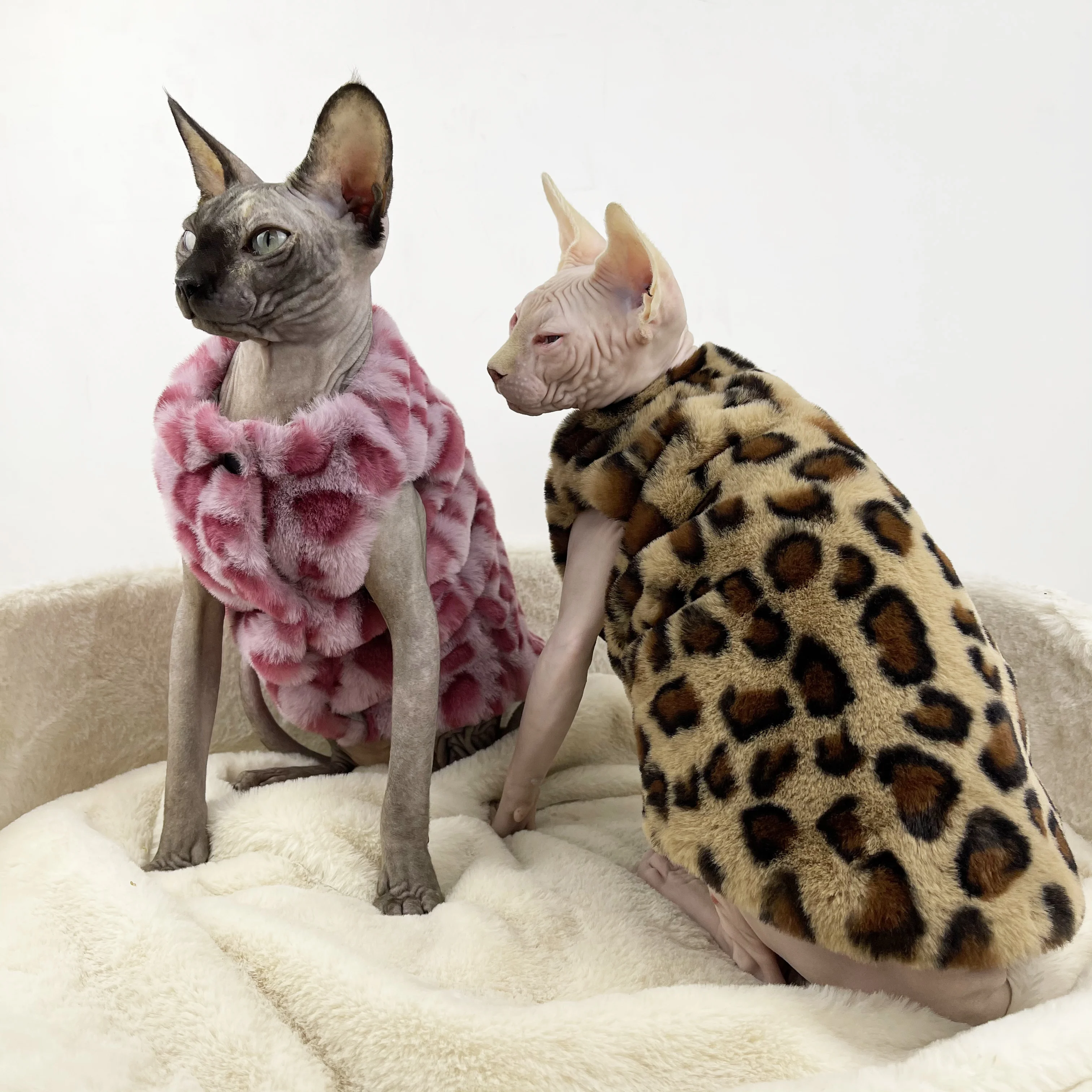 Sphynx Cat Clothing Warm Fleece Thick Coat for kittens Soft Winter Pink White Brown Leopard Sweater Vest For Devon Rex in Winter