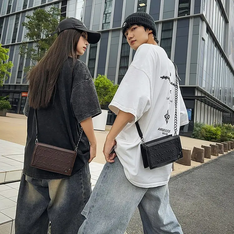 2025 شتاء 550 موضة جديدة حقيبة مربعة صغيرة حقيبة ساعي بسيطة قسط حقيبة يد خفيفة حقيبة ساعي فاخرة #3