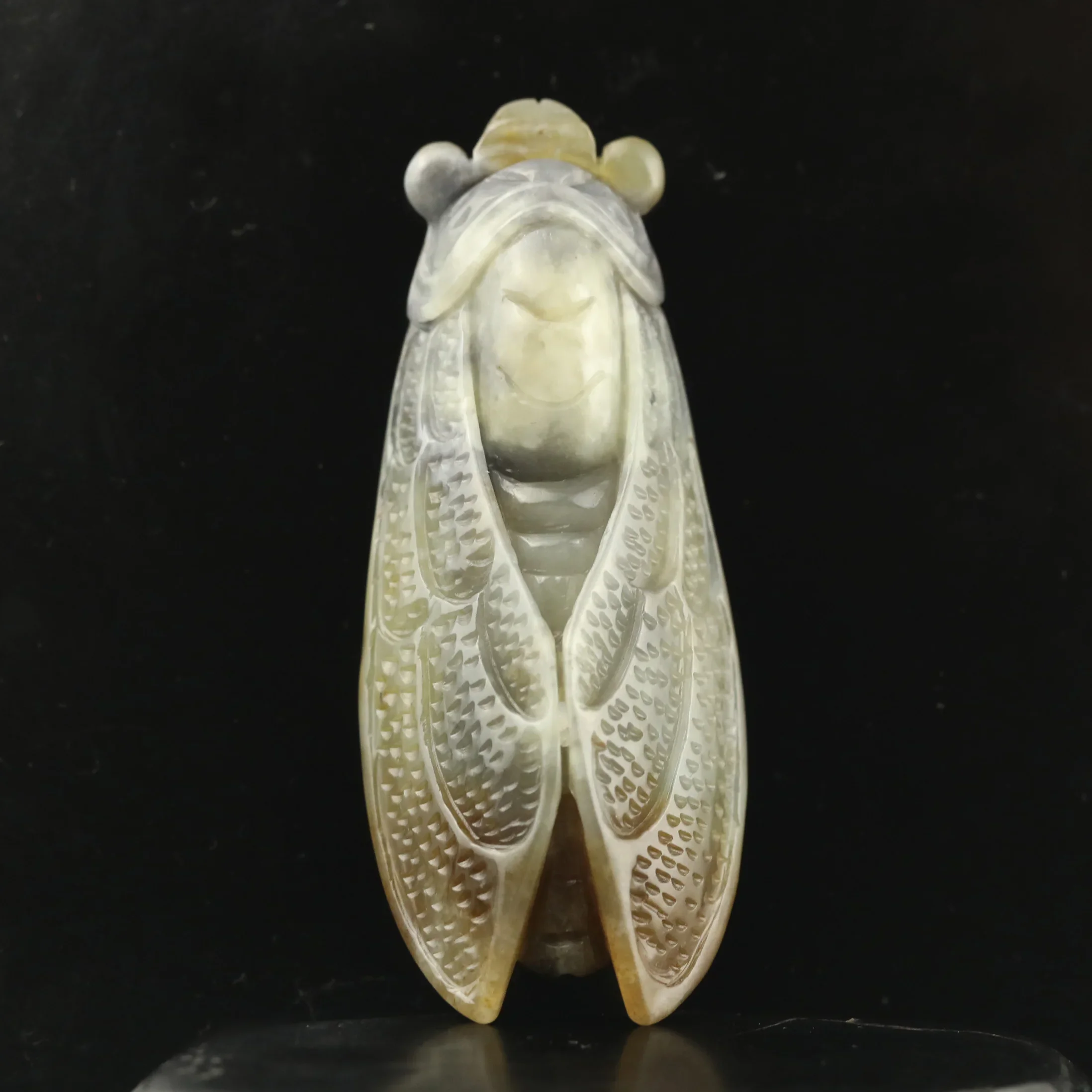 

China Natural hetian Jade Hand Carved statue of cicada pendant #46