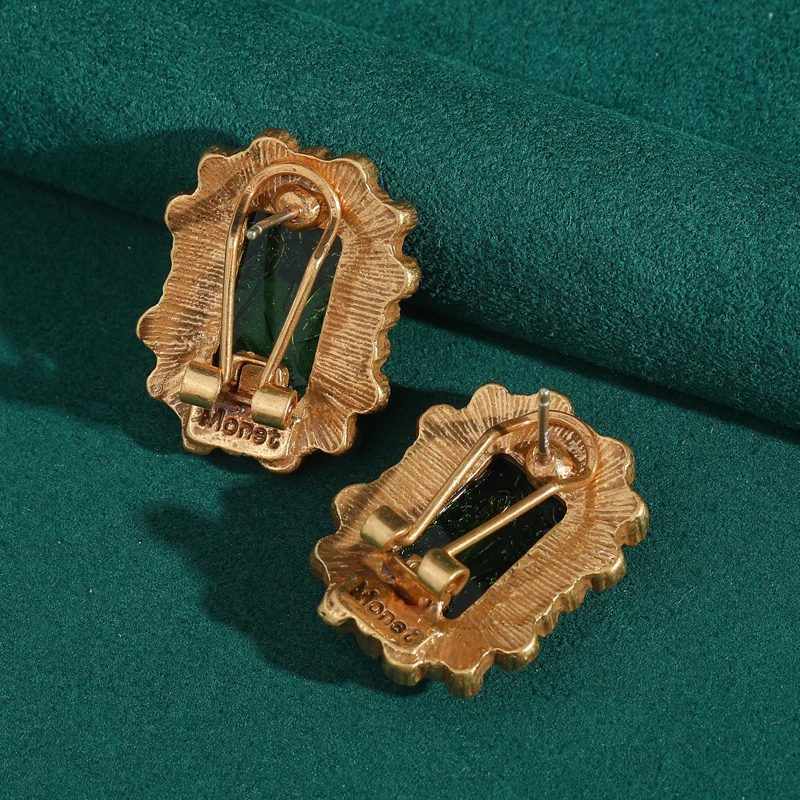 

Vintage Green Square Stud Earring Glass For Woman Accessories Relief Royal Court Red Rhinestone Gold Color Chritmas Party 2026