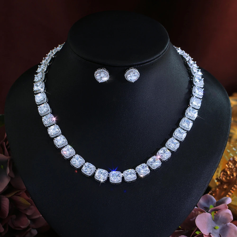 

Роскошный свадебный комплект украшений ThreeGraces с квадратными циркониями: колье и серьги для невест T1205