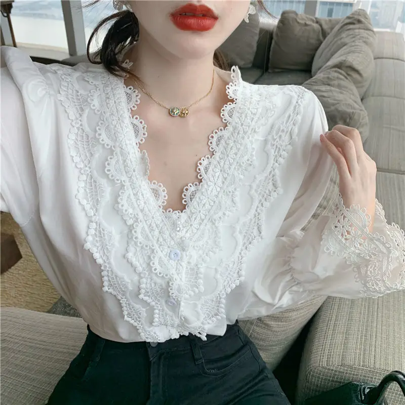 Female Temperament Patchwork Lace Solid Color V-neck Flare Sleeve Blouse Autumn Simplicity Buttons Shirts Women Clothing Top Tee