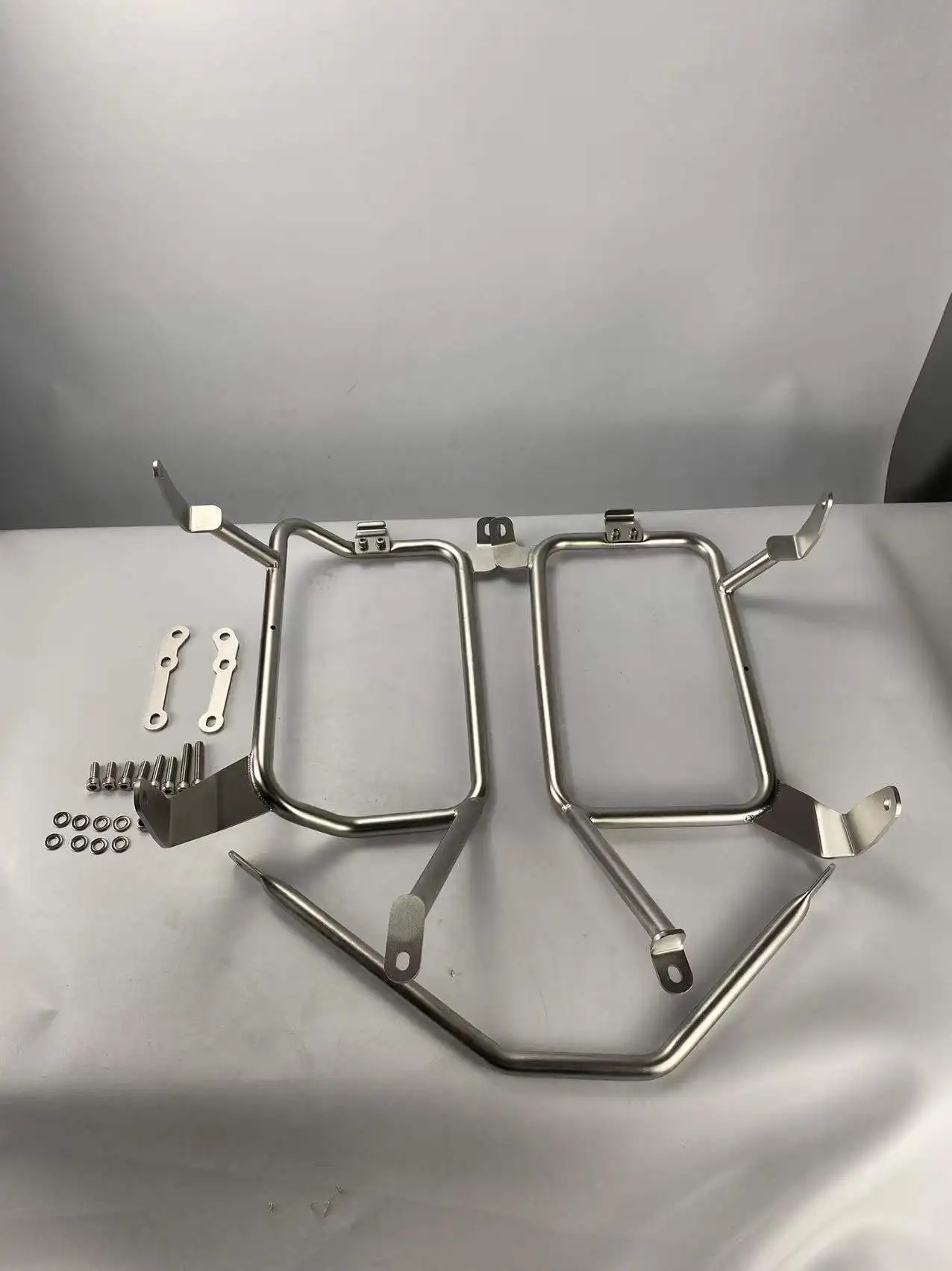 F2-Moto الذيل قوس دراجة نارية الجانب رف أمتعة دراجة نارية من سبائك الألومنيوم الجانب صندوق دراجة نارية العلوي صناديق جانبية