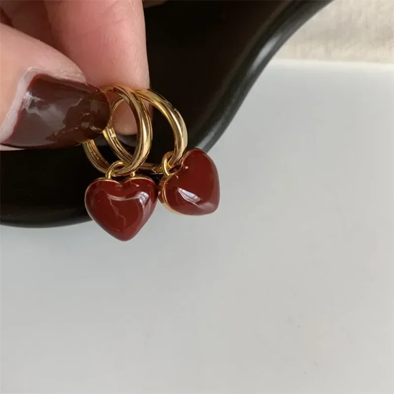 Simple Design Wine Red Love Heart Dangle Earrings for Women Gold Color Circle Vintage Peach Drop Earring Fashion Jewelry