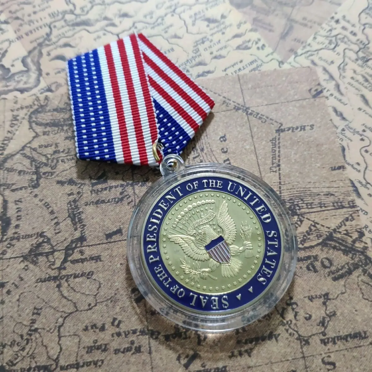 US Eagle Emblem Five-Star Medal Gold-plated Coin with Clear Case Ribbon Badge Pin Style Wearable Collection Crafts Gifts