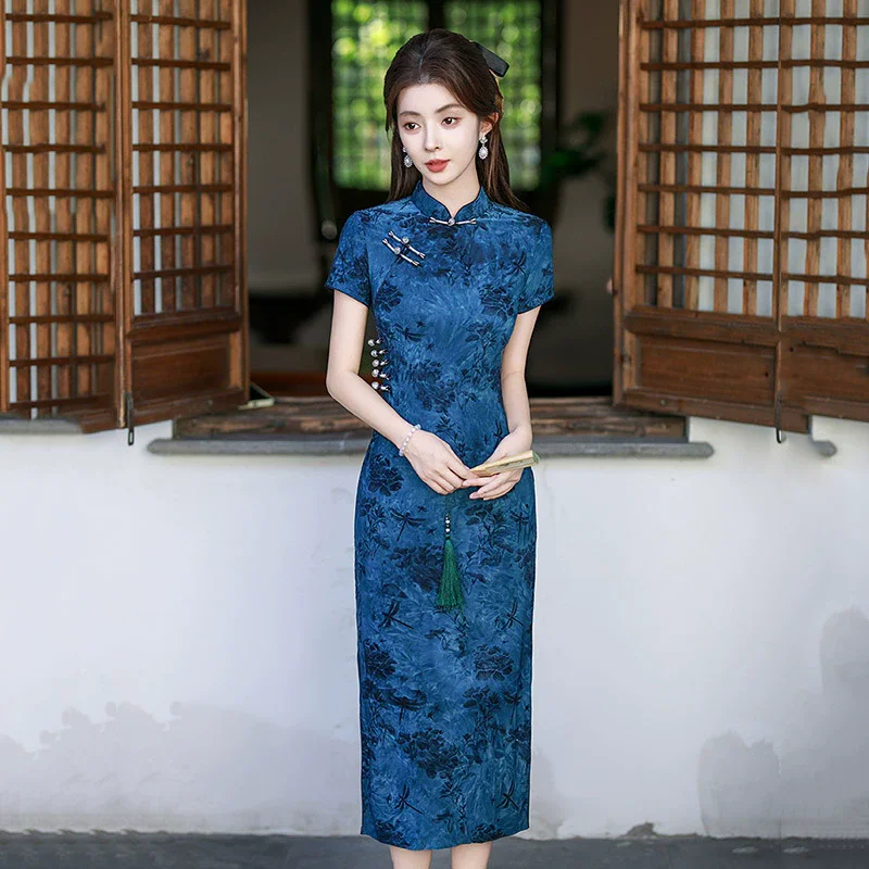 

Фиолетовый новый китайский длинный Cheongsam, улучшение для молодых женщин, новинка 2023 года, ретро, облегающий талию, с короткими рукавами, Ципао