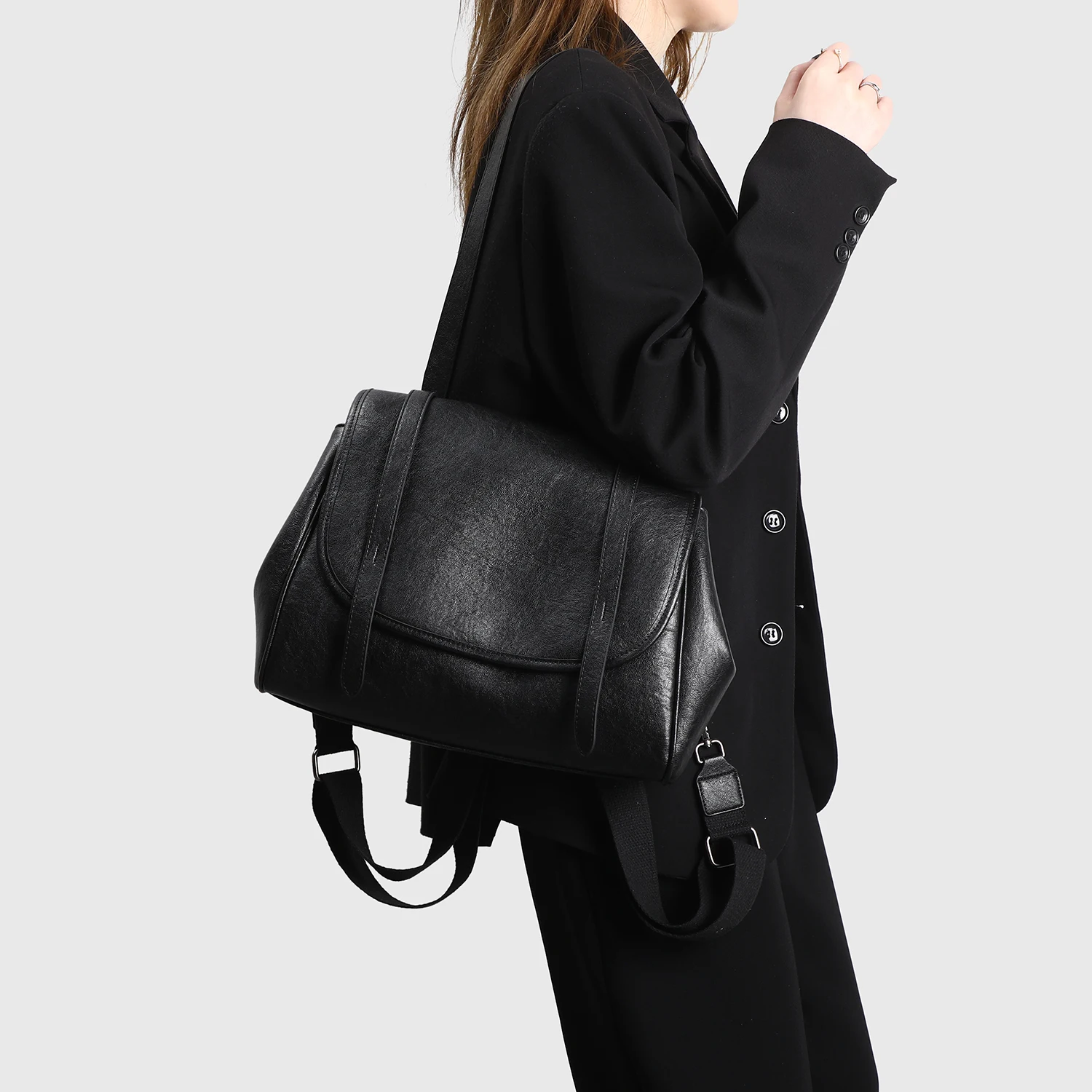 حقيبة ظهر نسائية جديدة موديل 2026 مصنوعة من جلد البولي يوريثان متعددة الاستخدامات بتصميم أمريكي عتيق بسعة كبيرة وبسيطة للتنقل ومقبض ناعم وكتف محمول #3