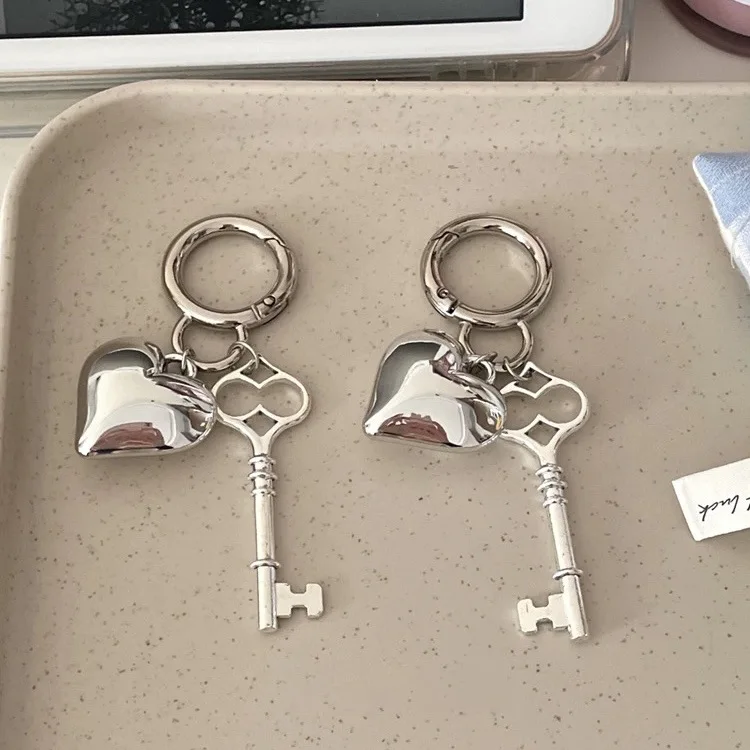 Keychain Charm Silver Heart Lock Metal Alloy Car Key Holder DIY Bag Phone Chain Decoration Lightweight Compact Women Gift