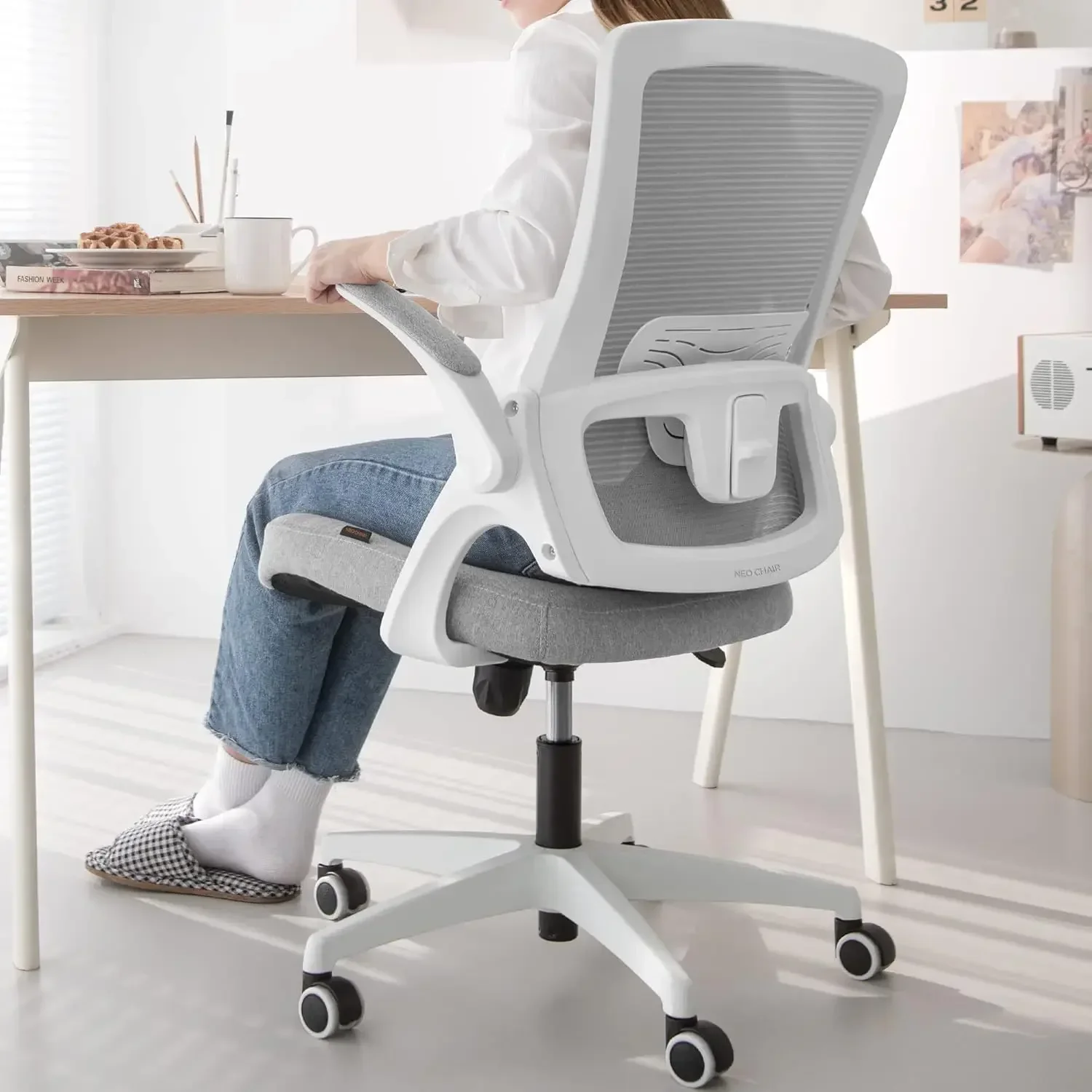 

High Back Mesh Chair Adjustable Height and Ergonomic Design Home Office Computer Desk Chair (Grey)