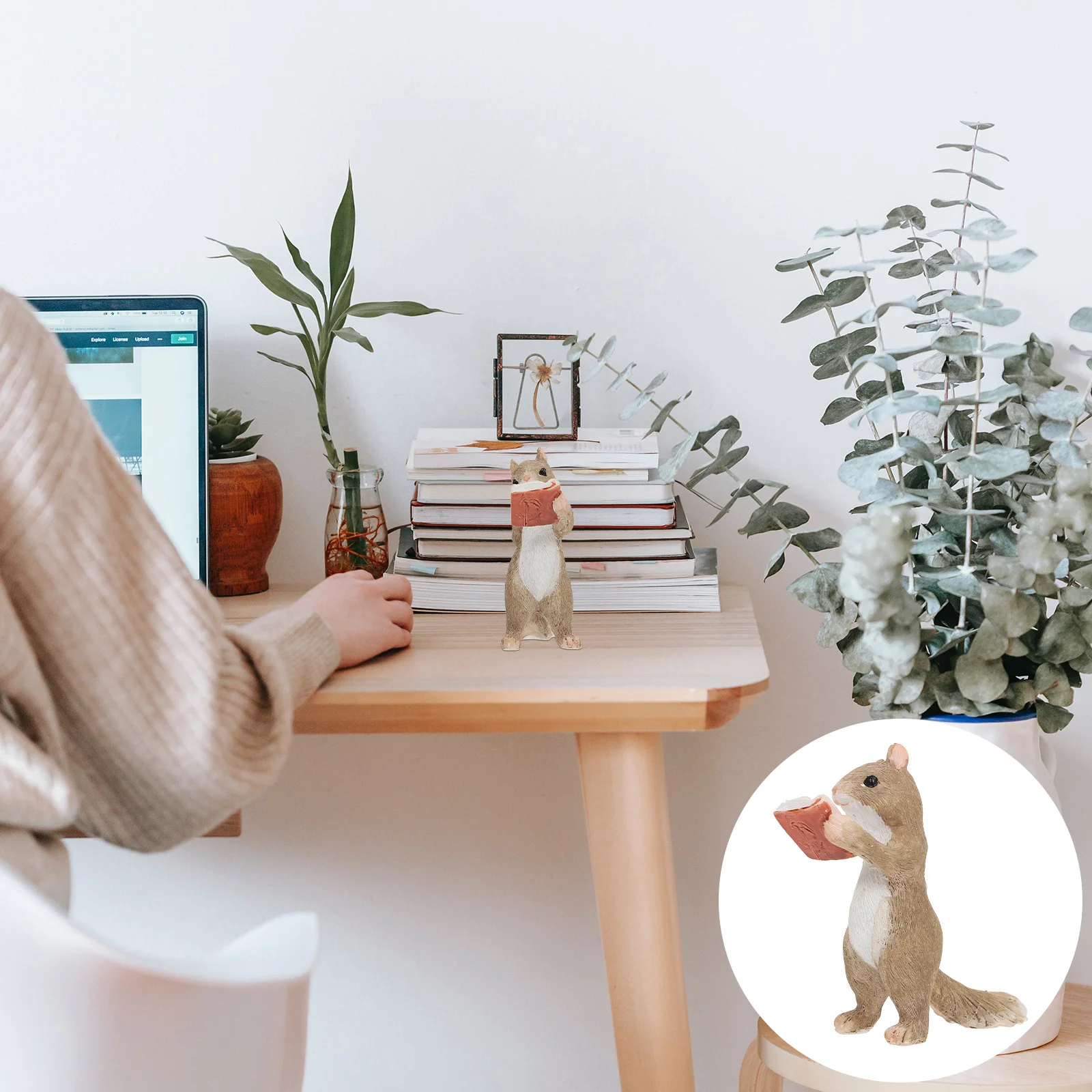 

Reading Squirrel Resin Ornament Premium Material Home Garden Decoration Yard Scene Adornment Outdoor Indoor Use