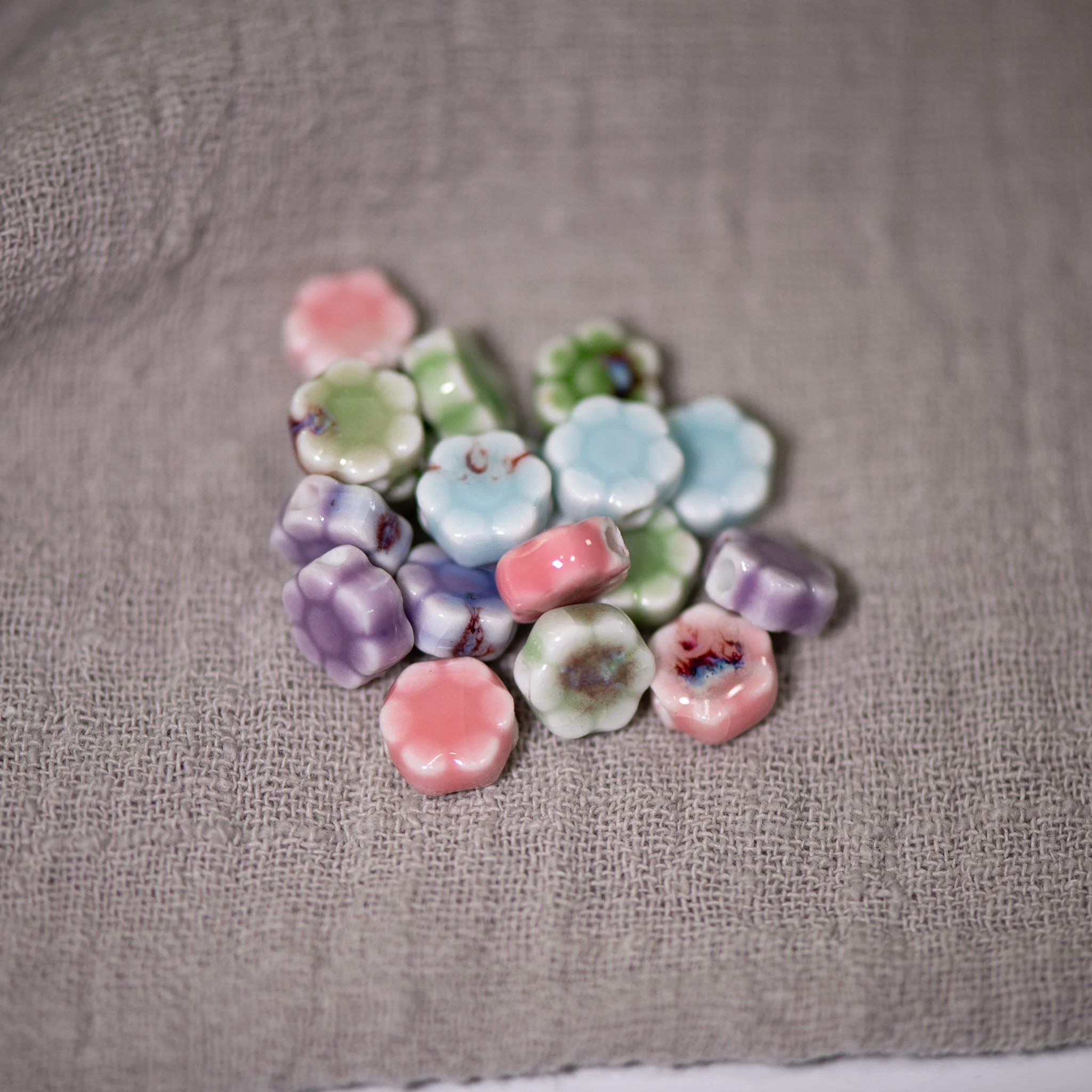 9x9mm 10pcs Polygon Flower Ceramic Beads for DIY Jewelry Making Artistic Craft Supplies Handmade Floral Bead Accessories