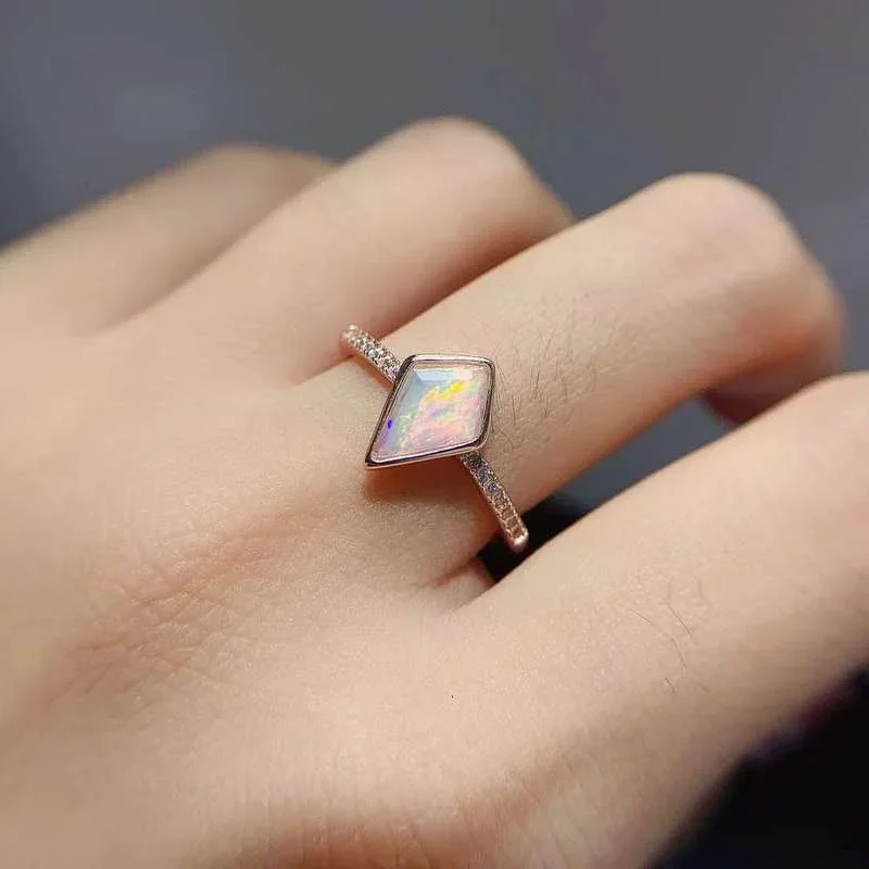 1Ct Natural Opal Silver Ring for Woman 6 Mm * 8 Mm Australia 925 Sterling Silver Jewelry Birthday Gift for Girl Kite cut