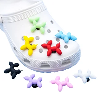 1 adet 3D Balon Köpek Serisi Ayakkabı Charm Kadın Erkek Kırmızı Sarı Köpek Ayakkabı Süslemeleri Pimleri Takunya Tokaları Çanta Bilekliği Hediye