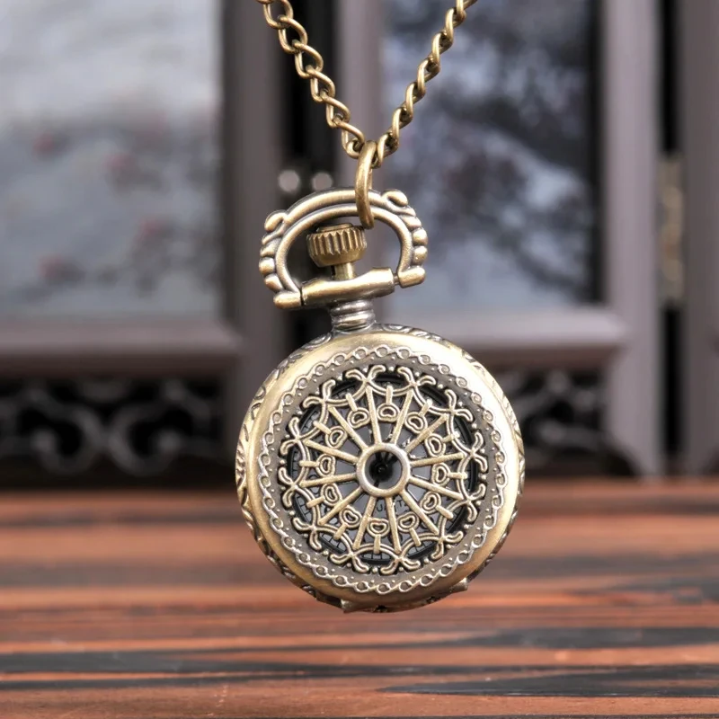 شكل دائري العنكبوت أجوف نحت شبكة الساعات مع سلسلة قلادة ، لون برونزي ساعة جيب ، الرجعية ، موضة جديدة #1