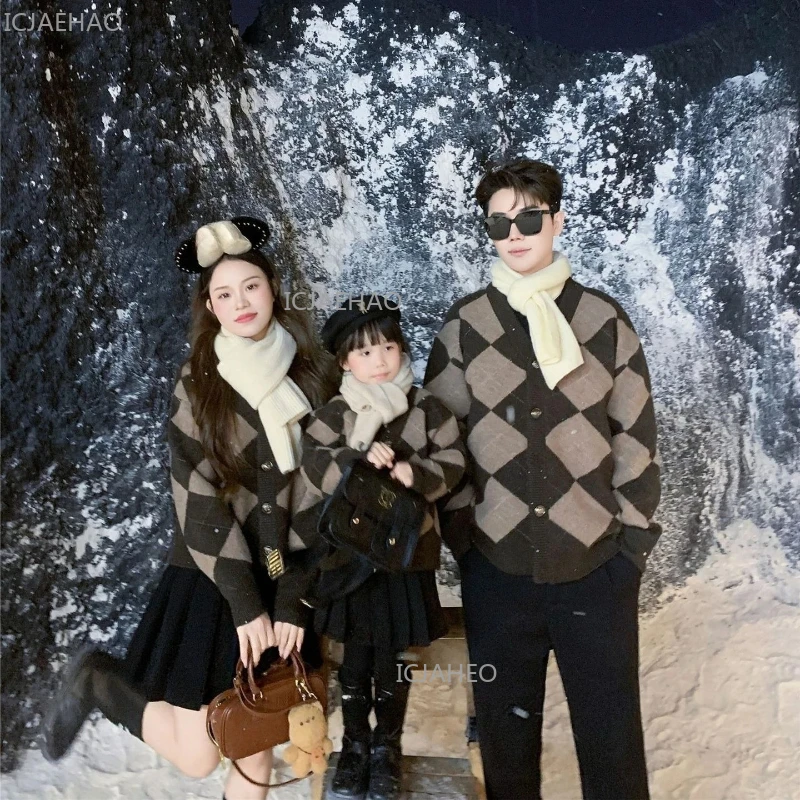 2025 Winter Family Matching Knit Cardigan Jacket for Kids & Adults Plaid Pattern Thickened Layering Top Toddler Baby Romper