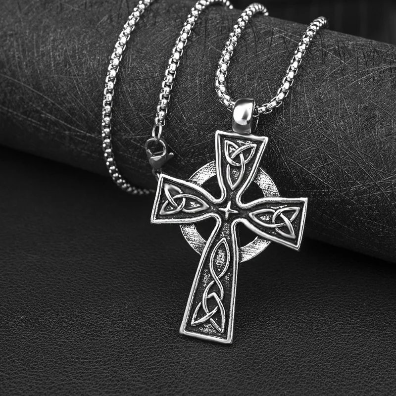 Retro folk style Irish Celtic Trinity Knot Necklace Men's Punk Trend Lucky Casual Jewelry