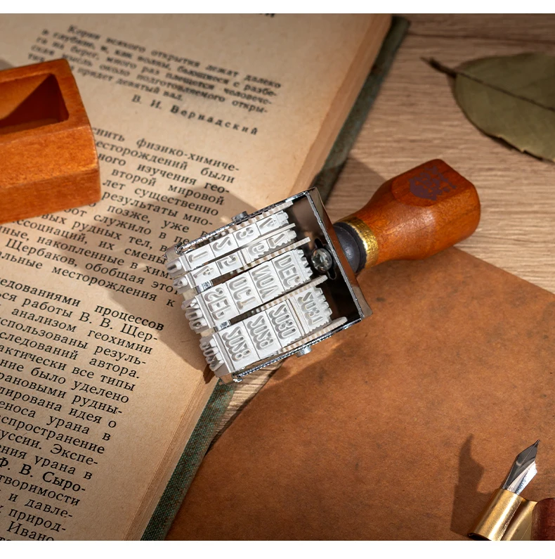 Journal GO Retro-Datumsstempel, Rollkalenderstempel aus Holz mit Rädern für Journaling, DIY, verstellbarer Jahres-/Monat-/Tagestempel mit Knopf – Detail 11