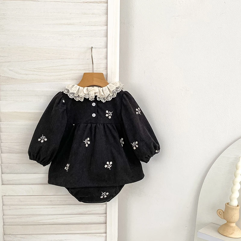 2026 Baby-Mädchen-Cord-Strampler 0-24M Langarm mit Spitzen-Rüschenkragen und Blumenstickerei, Herbst-Strampler für Kleinkinder, Prinzessinnen-Strampler – Detail 3