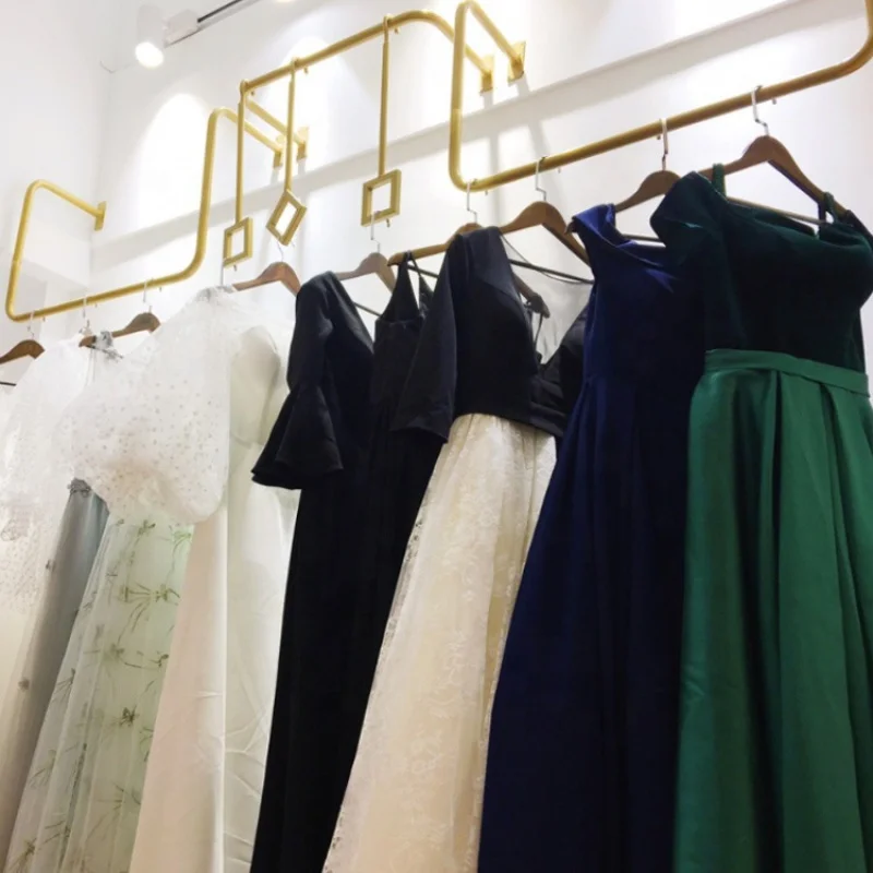 custom.Heavy Duty Wall Mounted Wedding Dress Display Rack Metal Hanging Rail for Bridal Store Design