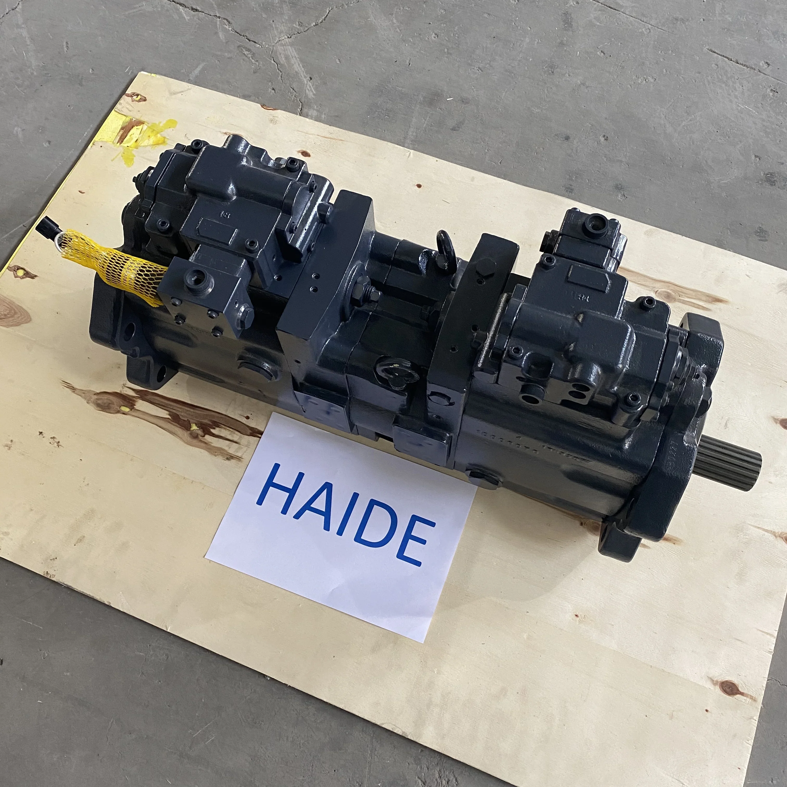 31QB-10011 Excavator Main Pump R520LC-9S Hydraulic Pump