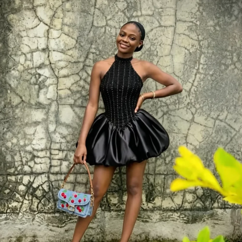 Elegantes Trägerloses Minikleid mit 3D-Blumendekor in Knallrosa für Cocktailpartys, Abendveranstaltungen, Geburtstagsfeiern und Bälle - Maßanfertigung Möglich