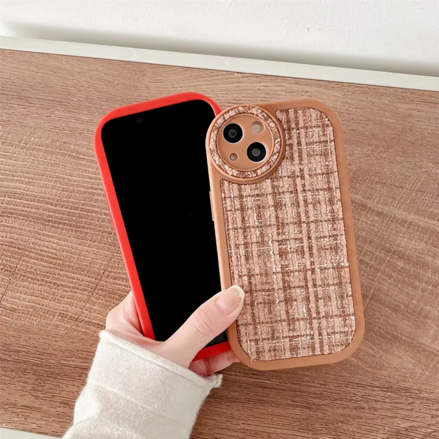 يقدم حافظة iPhone المصنوعة من السيليكون الفاخرة حماية فاخرة من القطرات والخدوش. الترقية إلى أطراف في أنيقة و