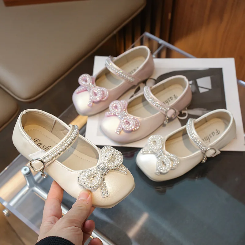 

Girls Princess Leather Shoes 2024 Spring Autumn New Fashion Little Girl Bow Beaded Shallow Mouth Casual Single Shoes Bean Shoes