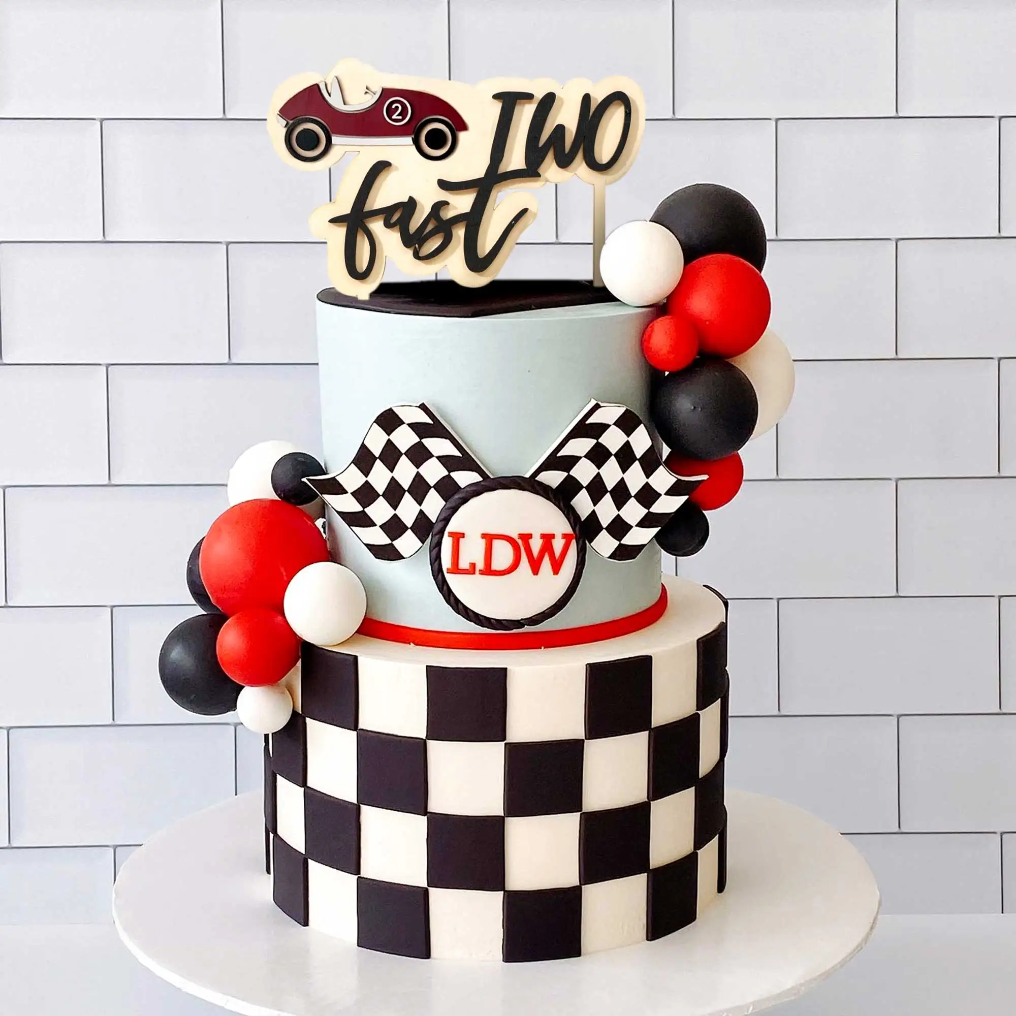 LaVenty Two Fast Cake Topper coche de carreras decoraciones de cumpleaños suministros de fiesta para coche de carreras bandera a cuadros suministros de fiesta de cumpleaños