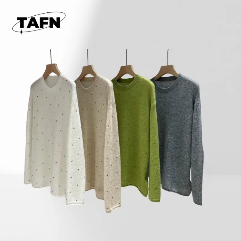 

Chunky Knit Sweater for Women, Warm Winter Essential for Cozy Comfort Stylish Button Front Knit Comfortable for WinterAC3007